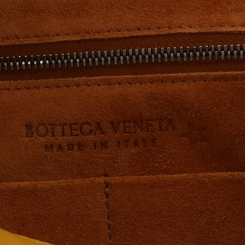 Bottega Veneta  Arco 33 handbag  in yellow mustard intrecciato leather - Detail D2