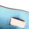 Hermès  Kelly 28 cm handbag  in blue and white bicolor  epsom leather - Detail D4 thumbnail