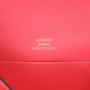 Bolsito de mano Hermès  Kelly - Clutch en cuero swift azalea pink - Detail D2 thumbnail