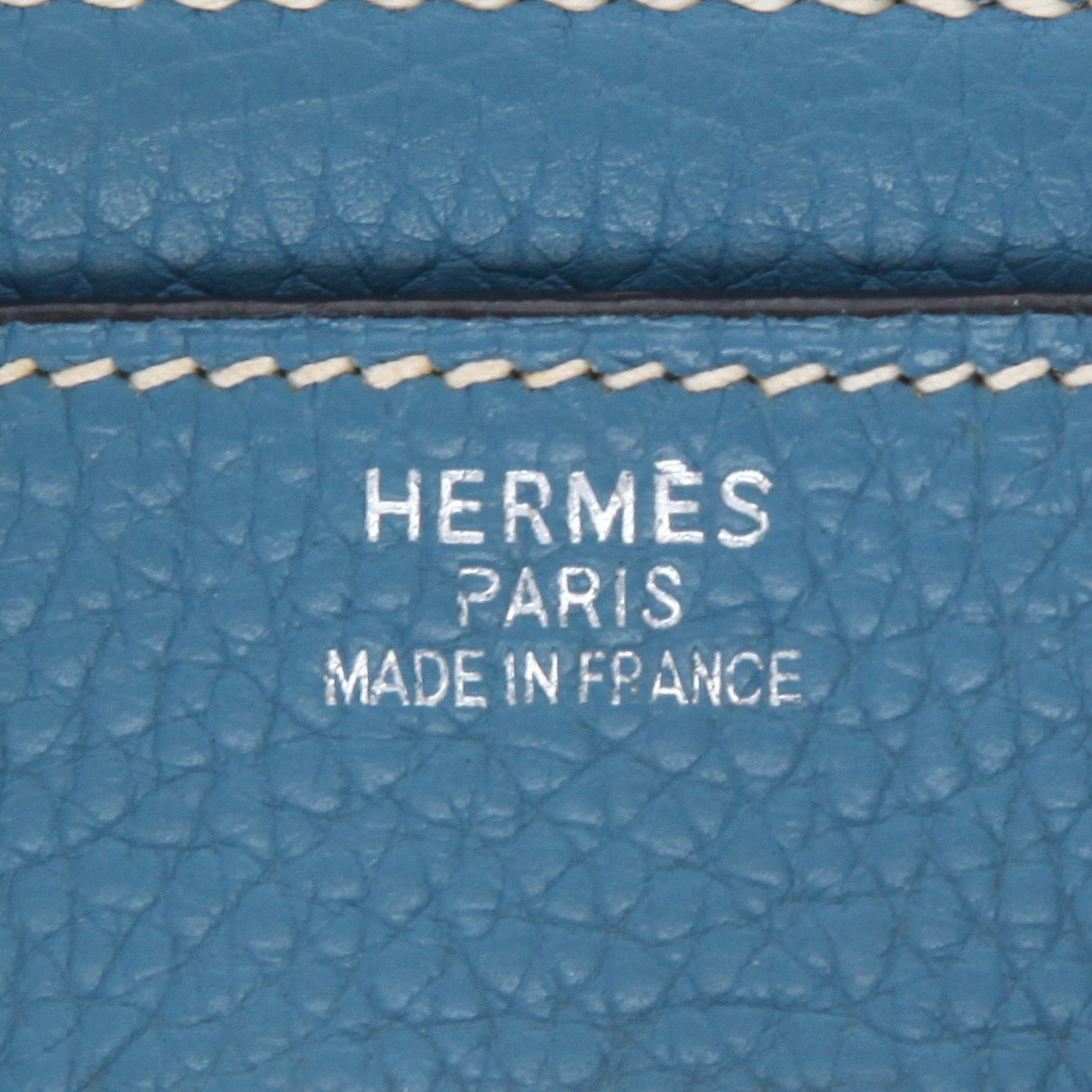 Bolso para llevar al hombro o en la mano Hermès  Birkin Shoulder en cuero togo azul - Detail D2