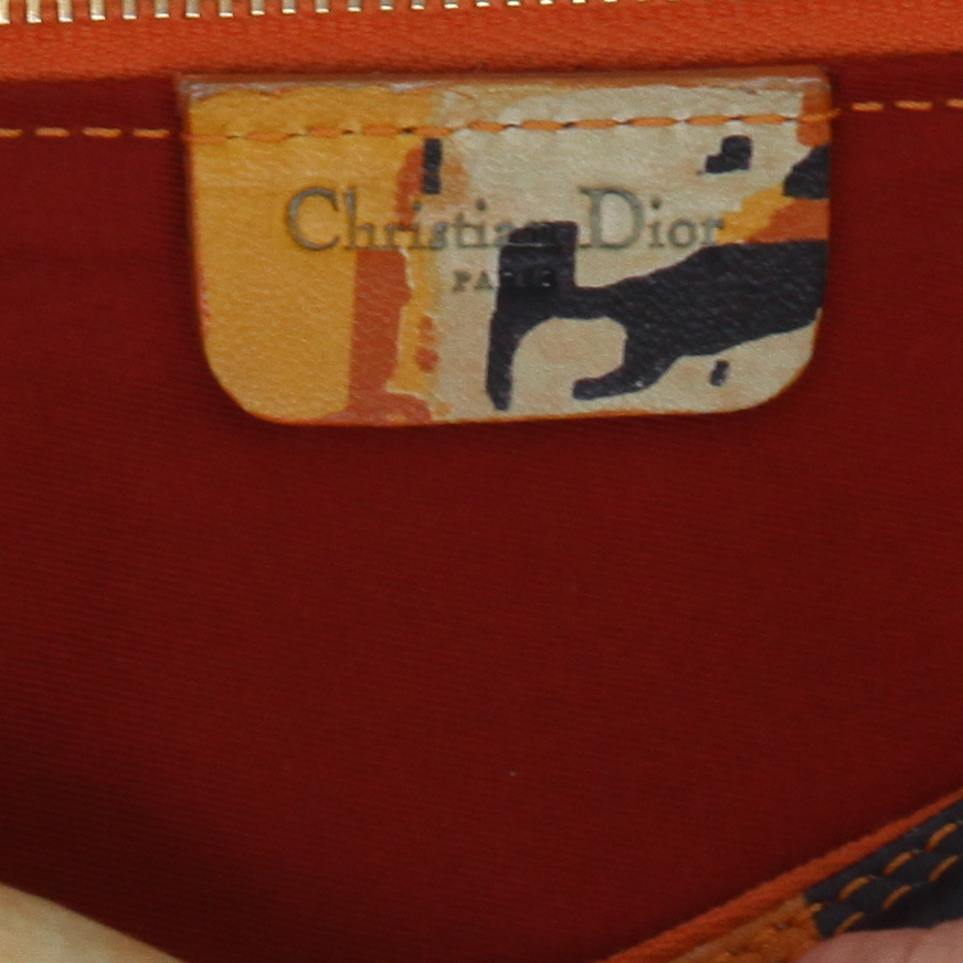 Bolso de mano Dior Saddle en cuero naranja y beige - Detail D2