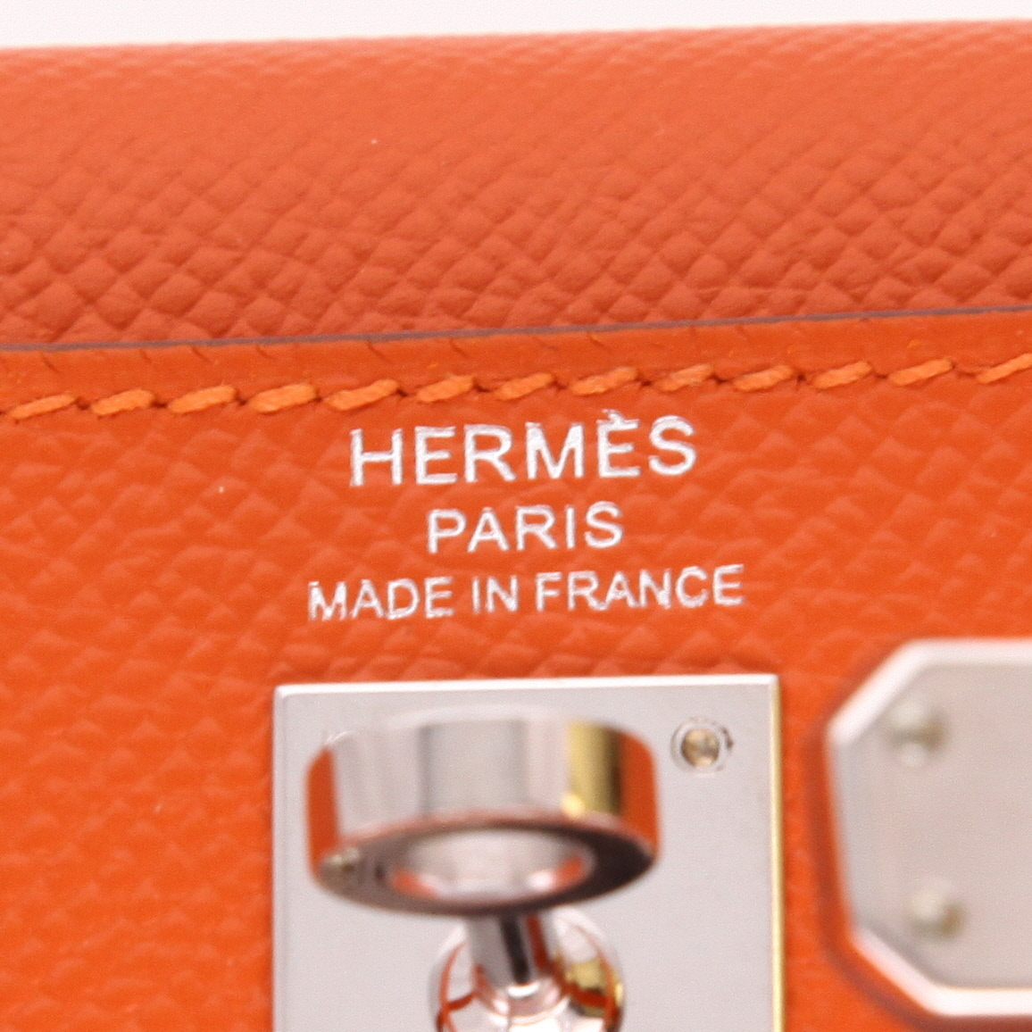 Sac à main Hermès  Kelly 25 cm en cuir epsom orange - Detail D2