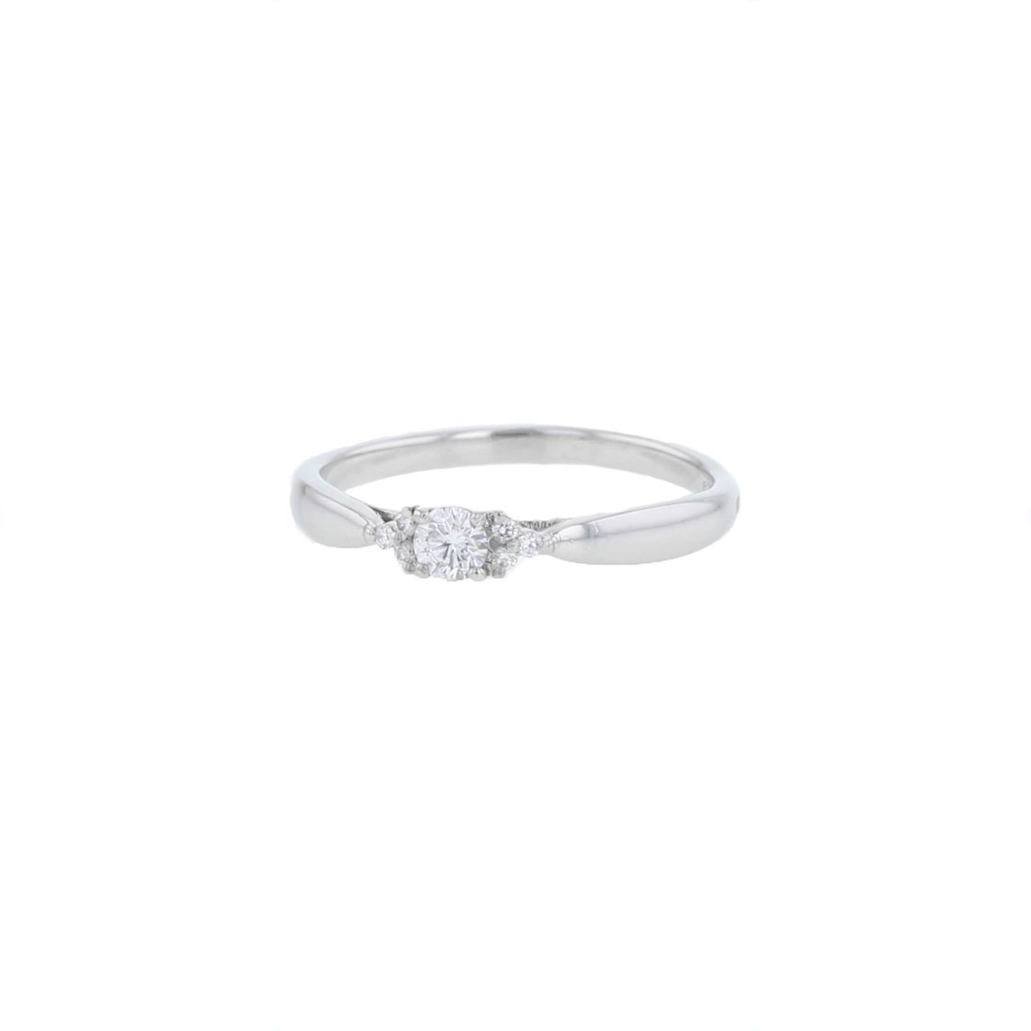 Tiffany & Co solitaire ring in platinium and diamonds