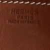 Bolso de mano Hermès  Haut à Courroies en cuero Barenia color oro y lona beige - Detail D2 thumbnail