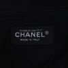 Chanel   handbag  in black quilted grained leather - Detail D2 thumbnail