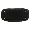 Bolso de mano Chanel  Cambon en cuero acolchado negro y blanco - Detail D1 thumbnail