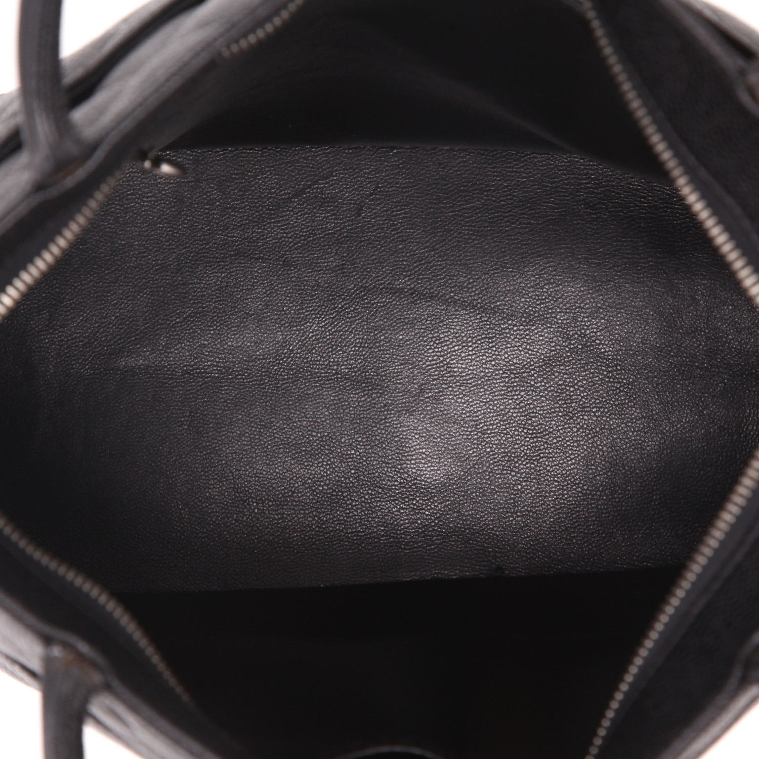 Sac à main Chanel  Medaillon en cuir grainé matelassé noir - Detail D3