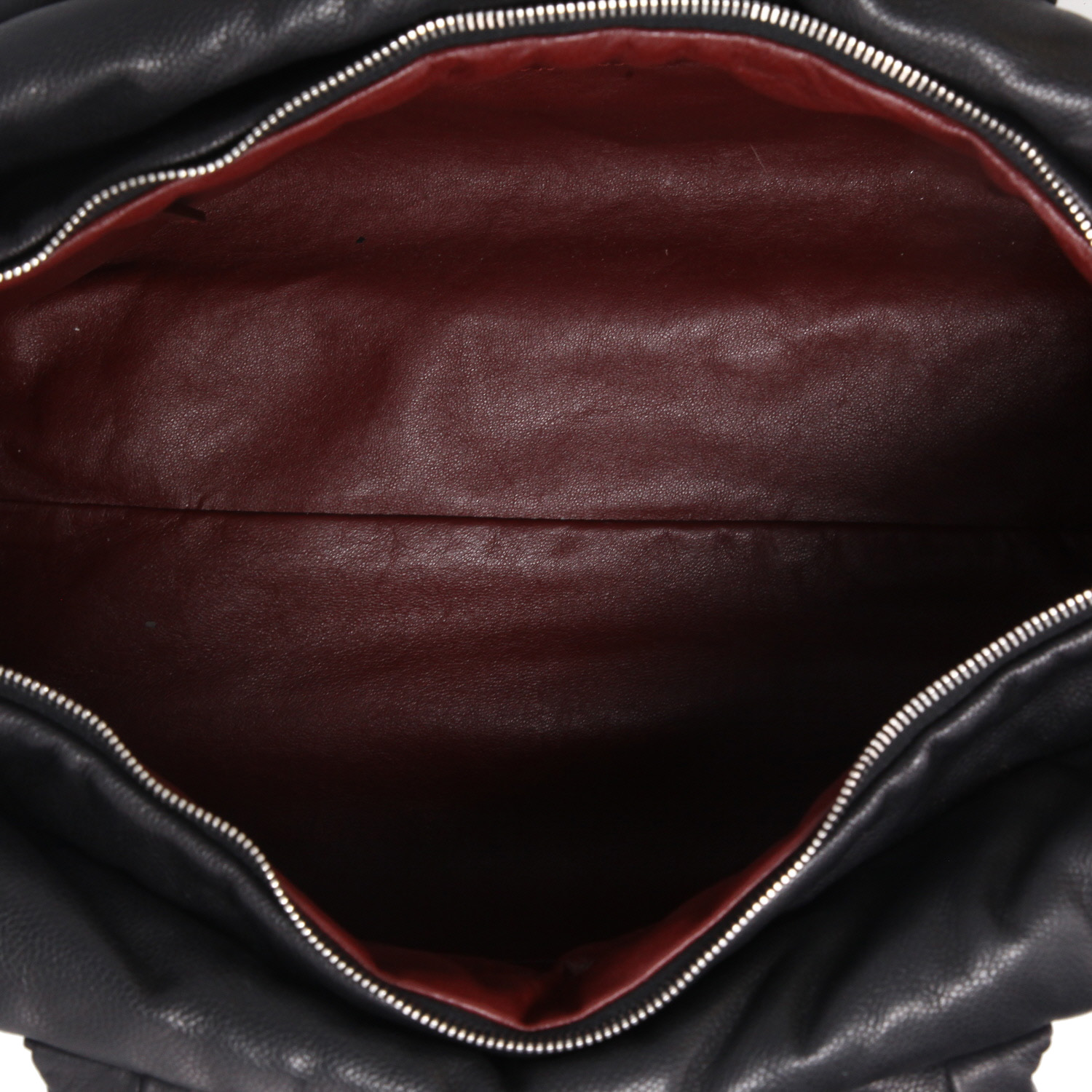 Chanel  Coco Cocoon shopping bag  in black leather - Detail D3