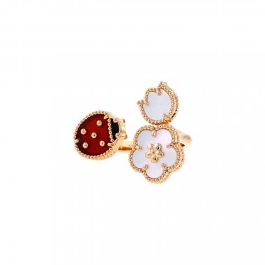 Anello aperto Van Cleef 
Arpels Lucky Spring in oro rosa, madreperla e corniola