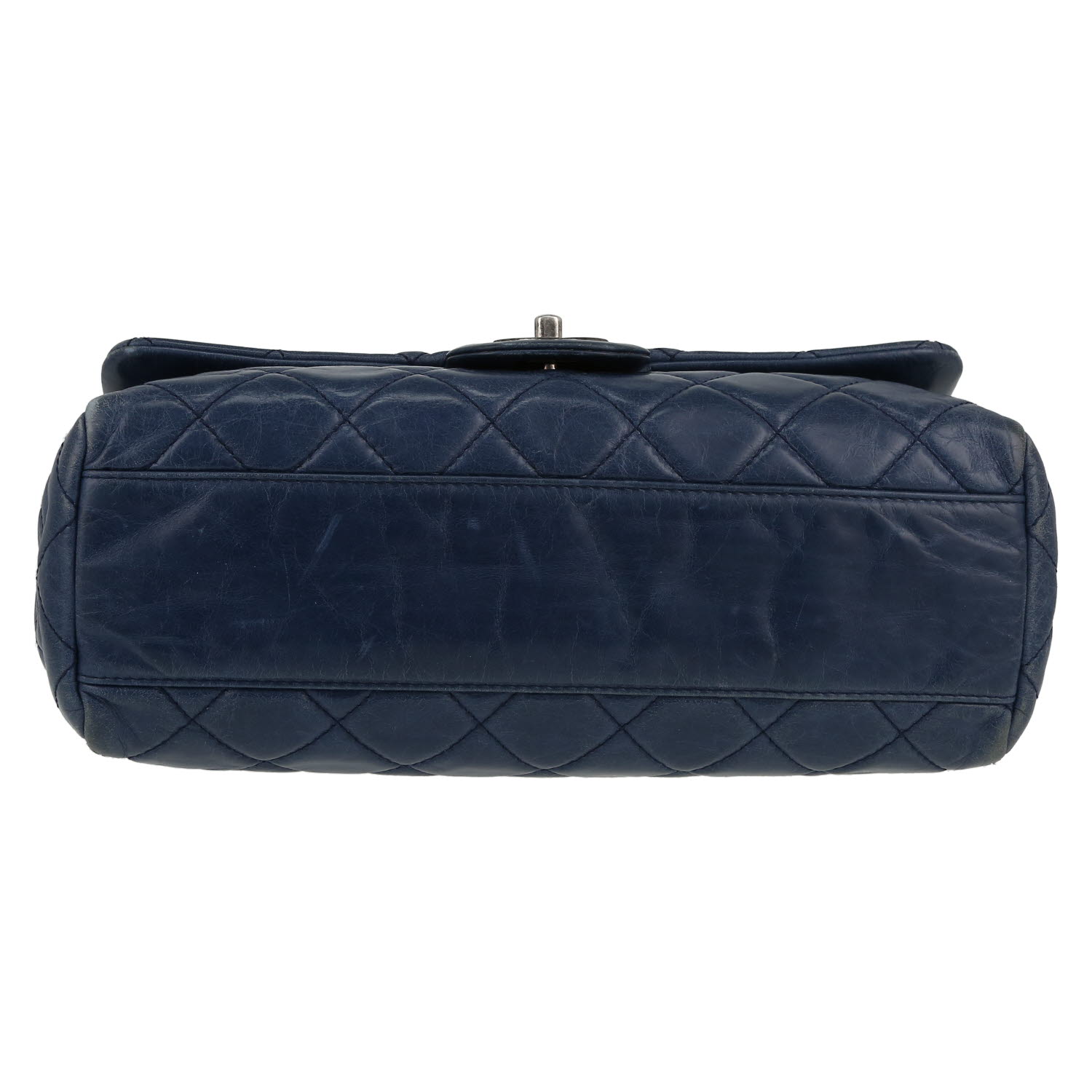 Sac à main Chanel  Timeless Jumbo en cuir matelassé bleu-marine - Detail D1