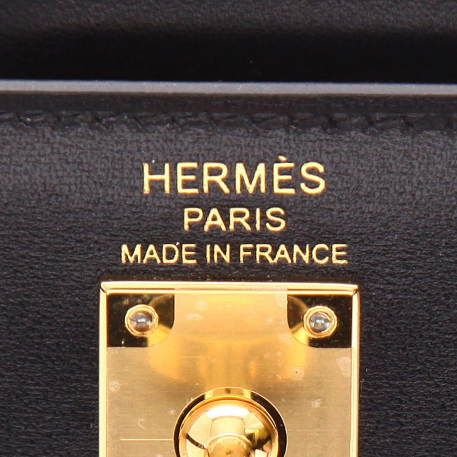 Hermès  Kelly 25 cm handbag  in black box leather - Detail D2