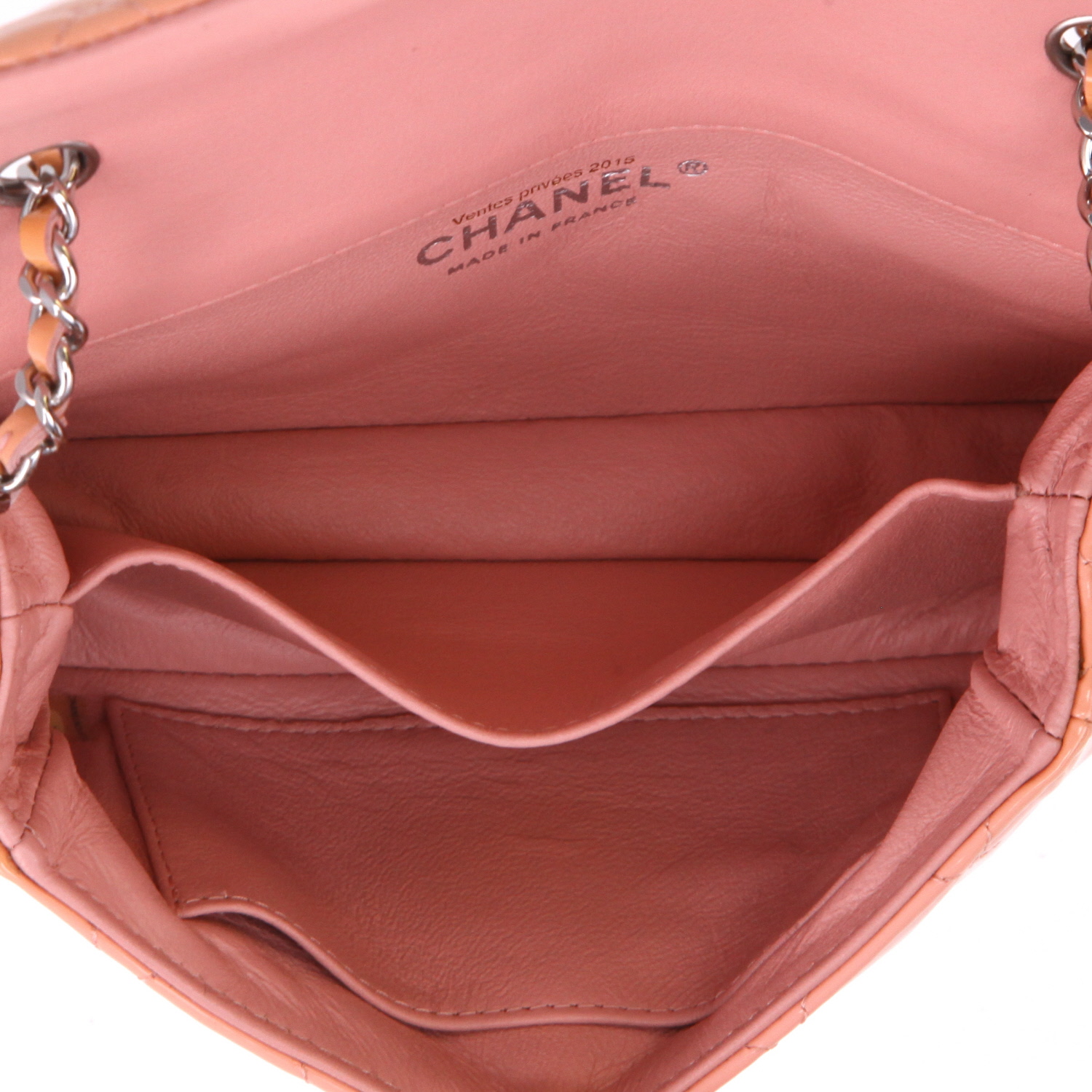Sac bandoulière Chanel  Mini Timeless en cuir verni matelassé rose - Detail D3