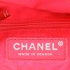 Bolso de mano Chanel  Cambon en cuero acolchado negro y blanco - Detail D2 thumbnail