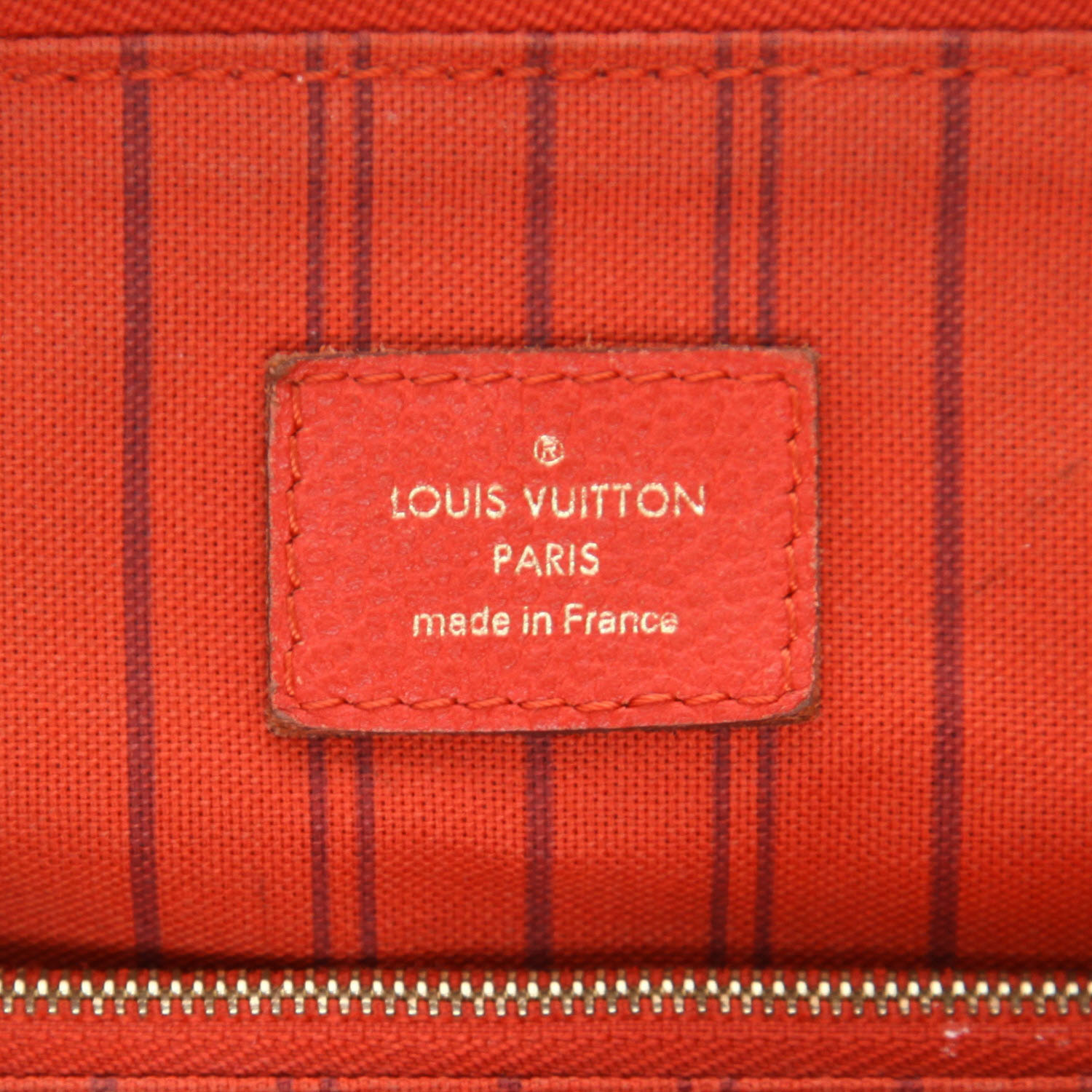 Louis Vuitton  Lumineuse handbag  in red empreinte monogram leather - Detail D2