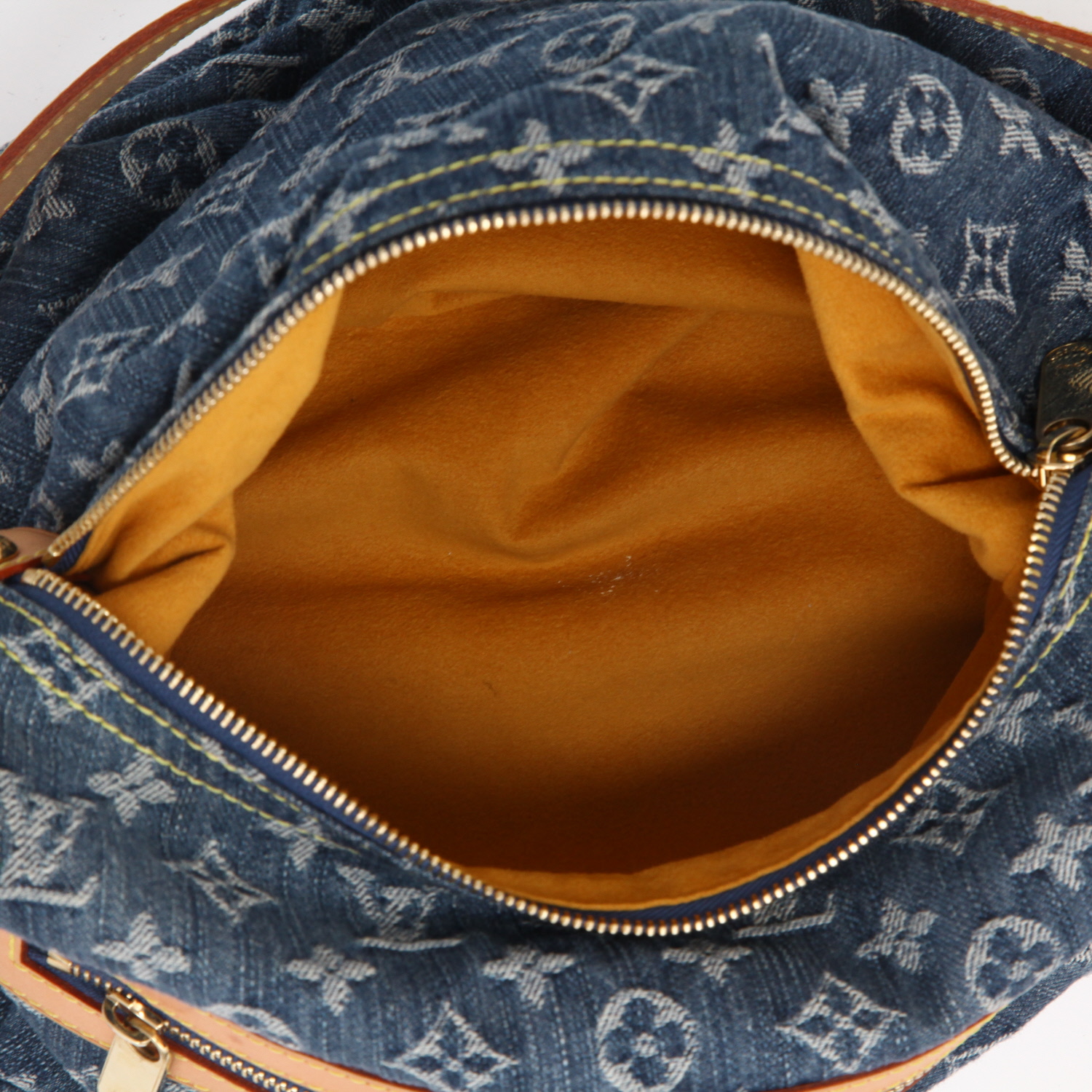 Sac à main Louis Vuitton  Baggy grand modèle  en toile denim monogrammée bleue et cuir naturel - Detail D3