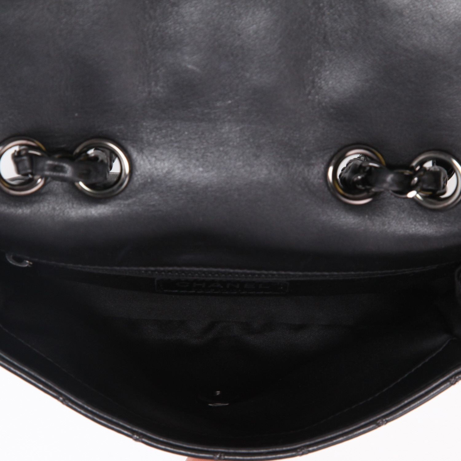 Sac bandoulière Chanel  Timeless Petit en cuir matelassé noir - Detail D3
