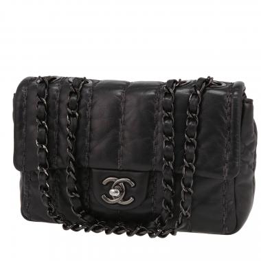 Borsa a tracolla Chanel  Timeless Petit in pelle trapuntata nera