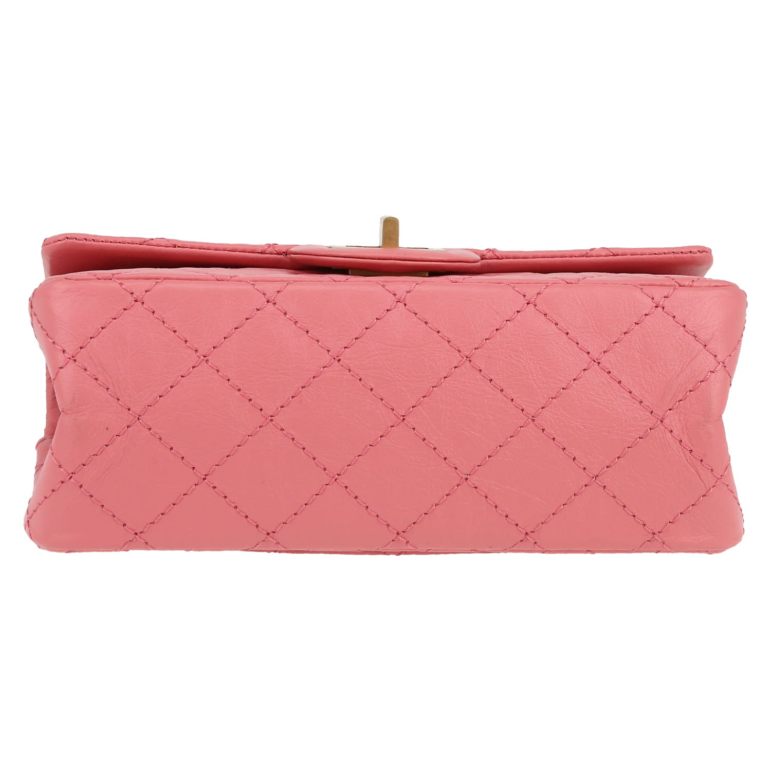 Sac à main Chanel 2.55 en cuir matelassé rose - Detail D1