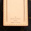 Funda protectora para ropa Louis Vuitton  Porte-habits en lona Monogram marrón y cuero natural - Detail D2 thumbnail