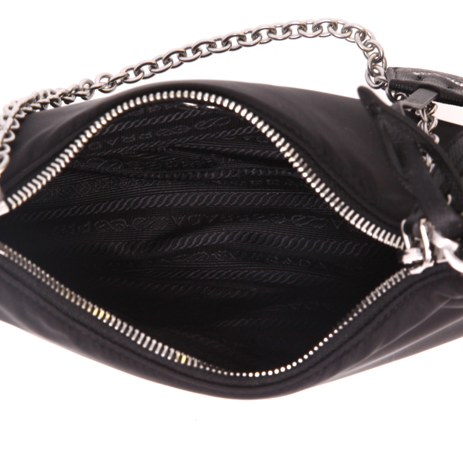 Sac bandoulière Prada  Re-Edition 2005 en toile et cuir noire - Detail D3