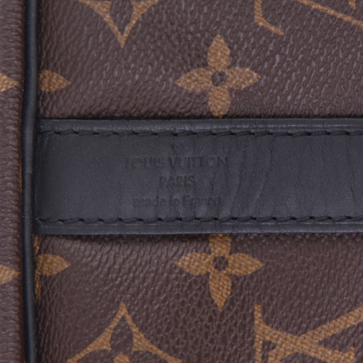 Sac de voyage Louis Vuitton  Keepall 45 en toile monogram marron et cuir noir - Detail D2