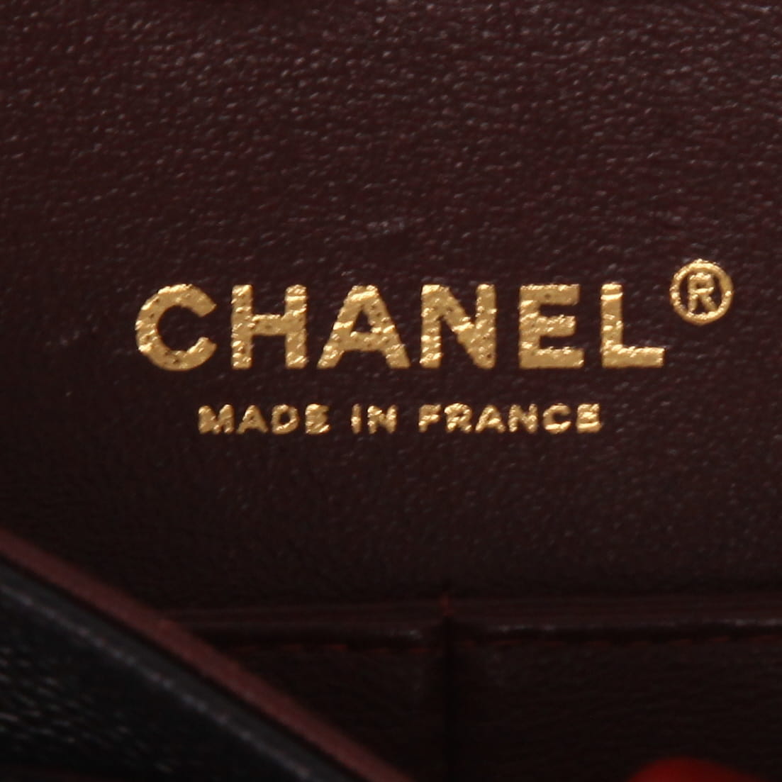 Sac à main Chanel  Timeless Classic en cuir grainé matelassé noir - Detail D2