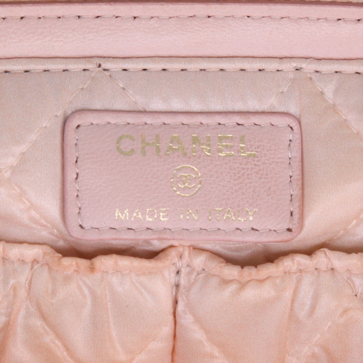 Chanel   pouch  in pink quilted leather - Detail D2