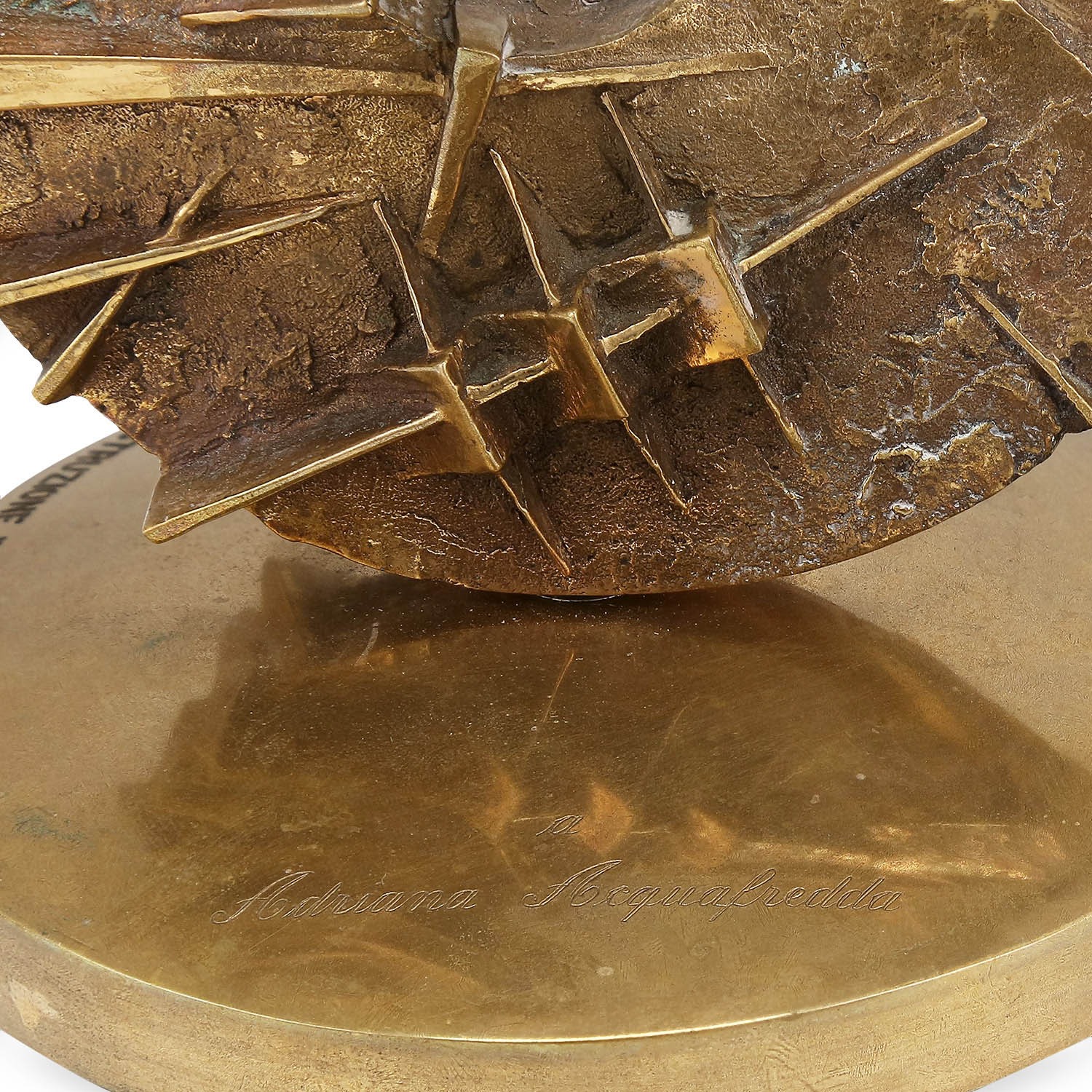 Arnaldo Pomodoro (Né en 1926), Rotazione ascensionale II - 1997 - Detail D5