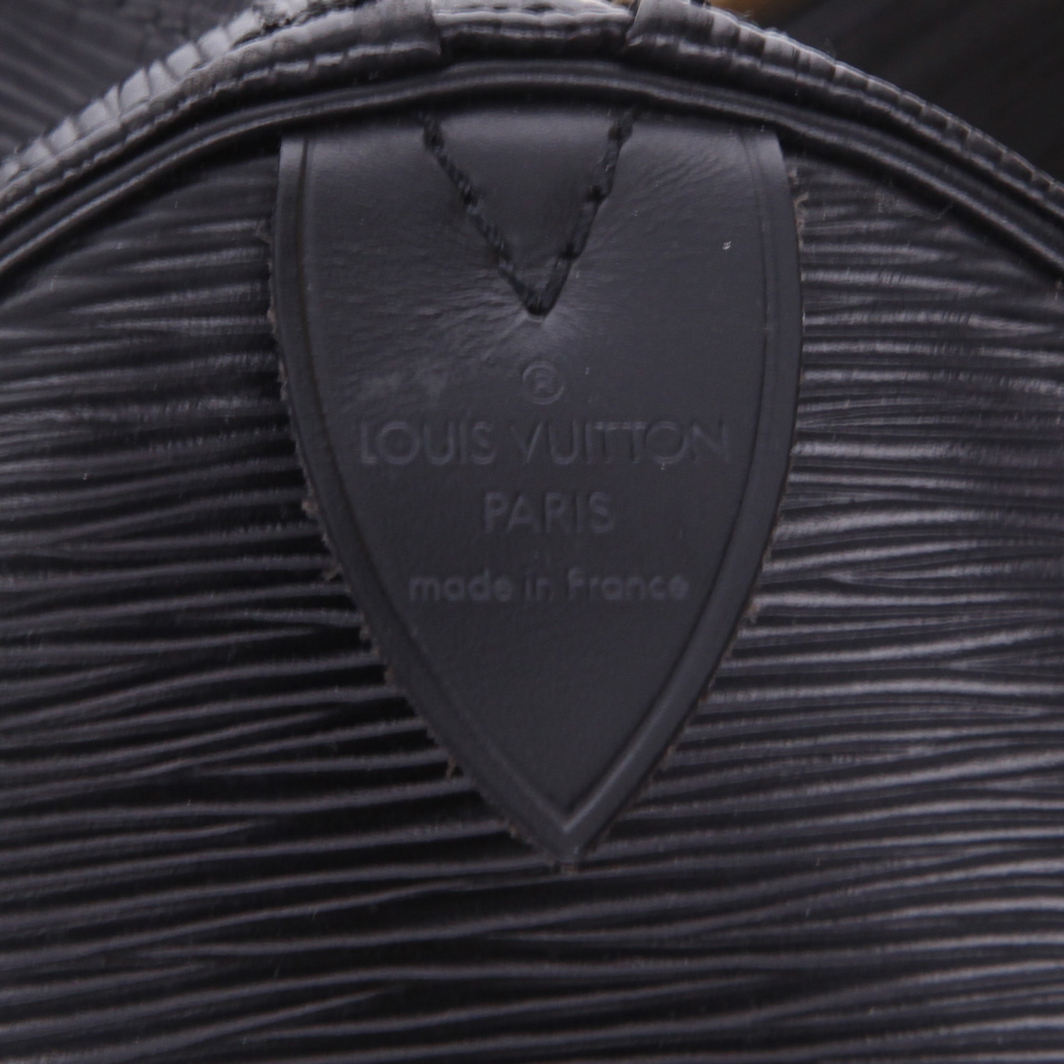 Sac de voyage Louis Vuitton Keepall 50 en cuir épi noir - Detail D6