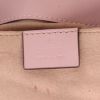 Sac bandoulière Gucci  GG Marmont mini  en cuir matelassé rose - Detail D2 thumbnail
