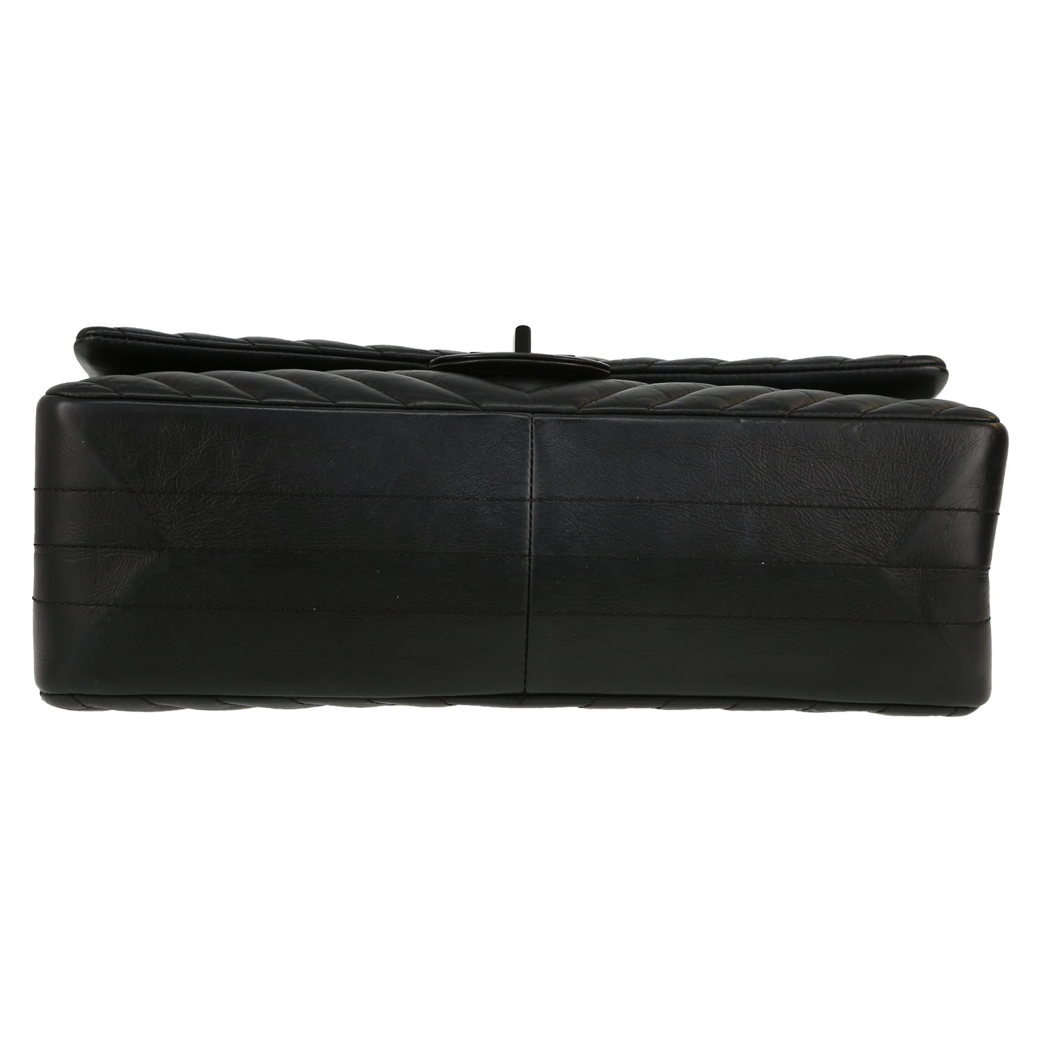 Sac bandoulière Chanel 2.55 en cuir matelassé chevrons noir - Detail D1