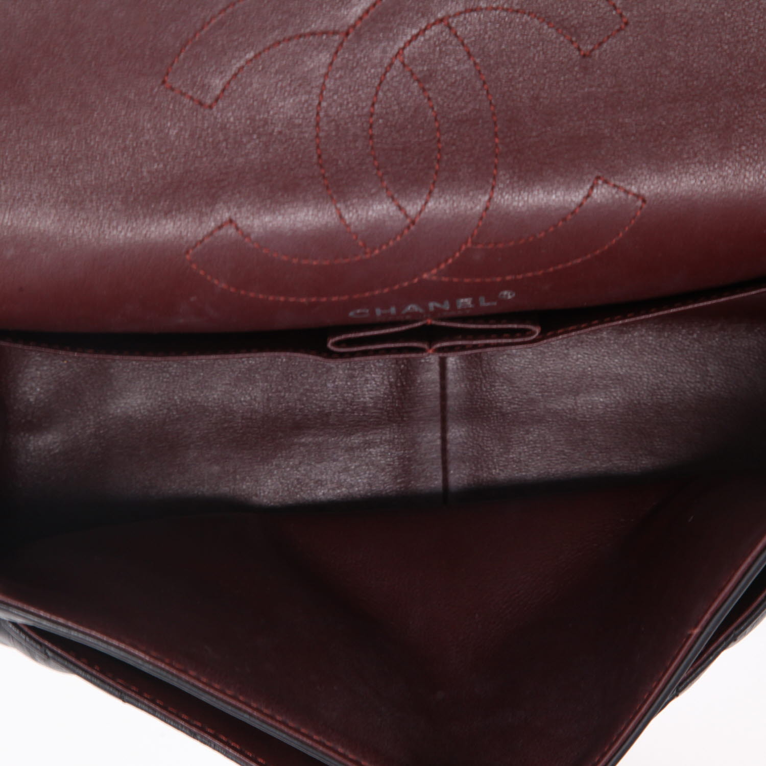 Sac bandoulière Chanel 2.55 en cuir matelassé chevrons noir - Detail D3