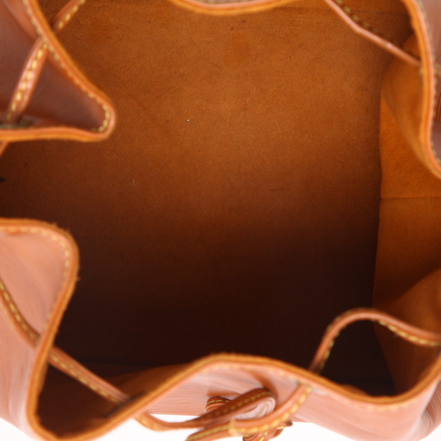 Sac cabas Louis Vuitton  Petit Noé en cuir épi gold - Detail D3