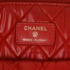 Pochette Chanel   en cuir matelassé rouge - Detail D2 thumbnail