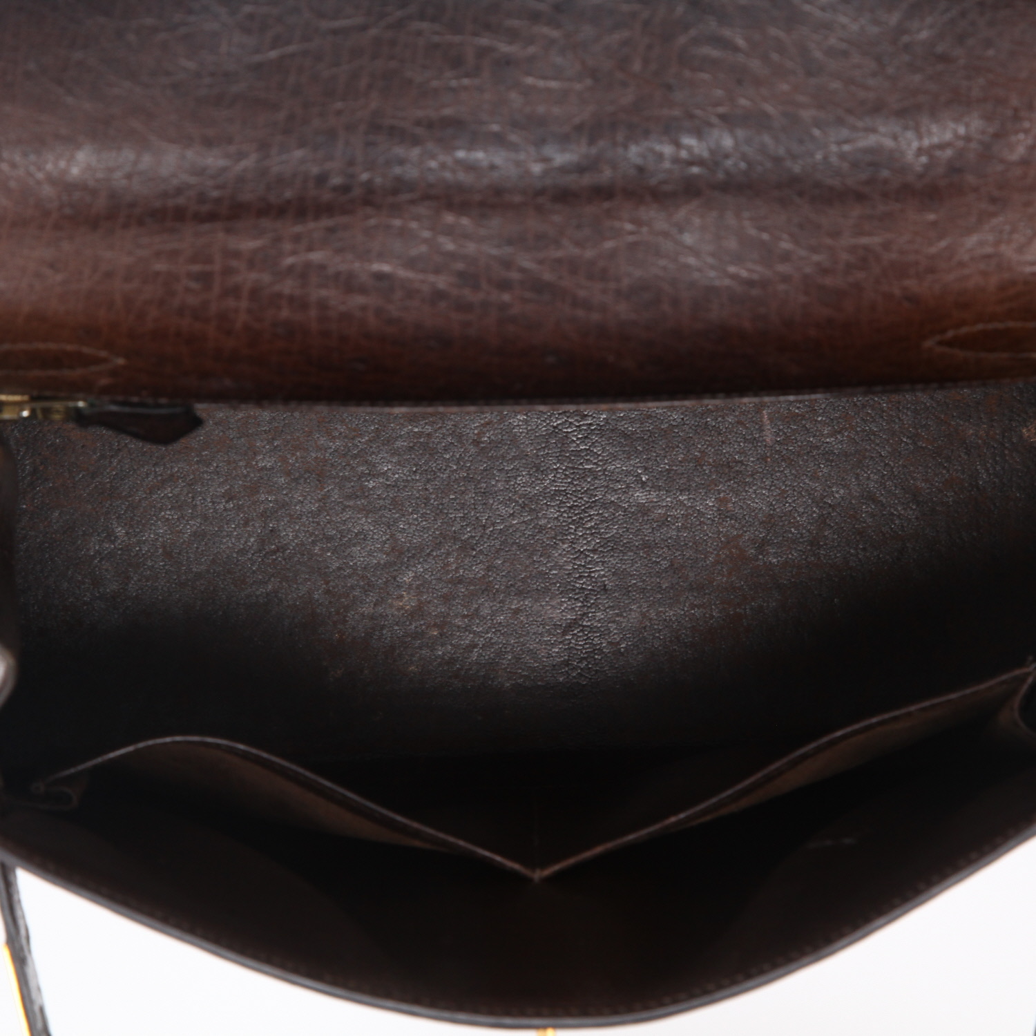Hermès  Kelly 28 cm handbag  in brown ostrich leather - Detail D3