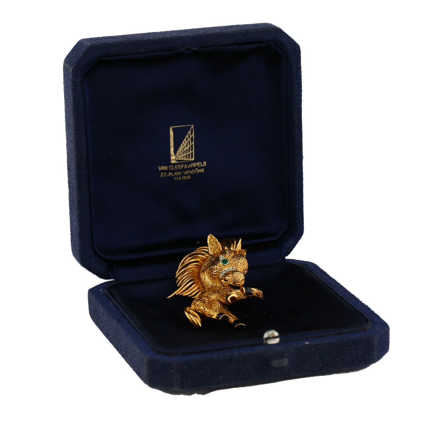 Broche Van Cleef & Arpels  en or jaune, diamants, émeraude et émail - Detail D2