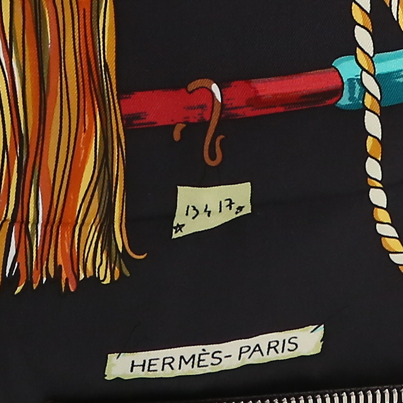 Sac cabas Hermès  Silky Pop - Shop Bag en soie noire et cuir noir - Detail D2