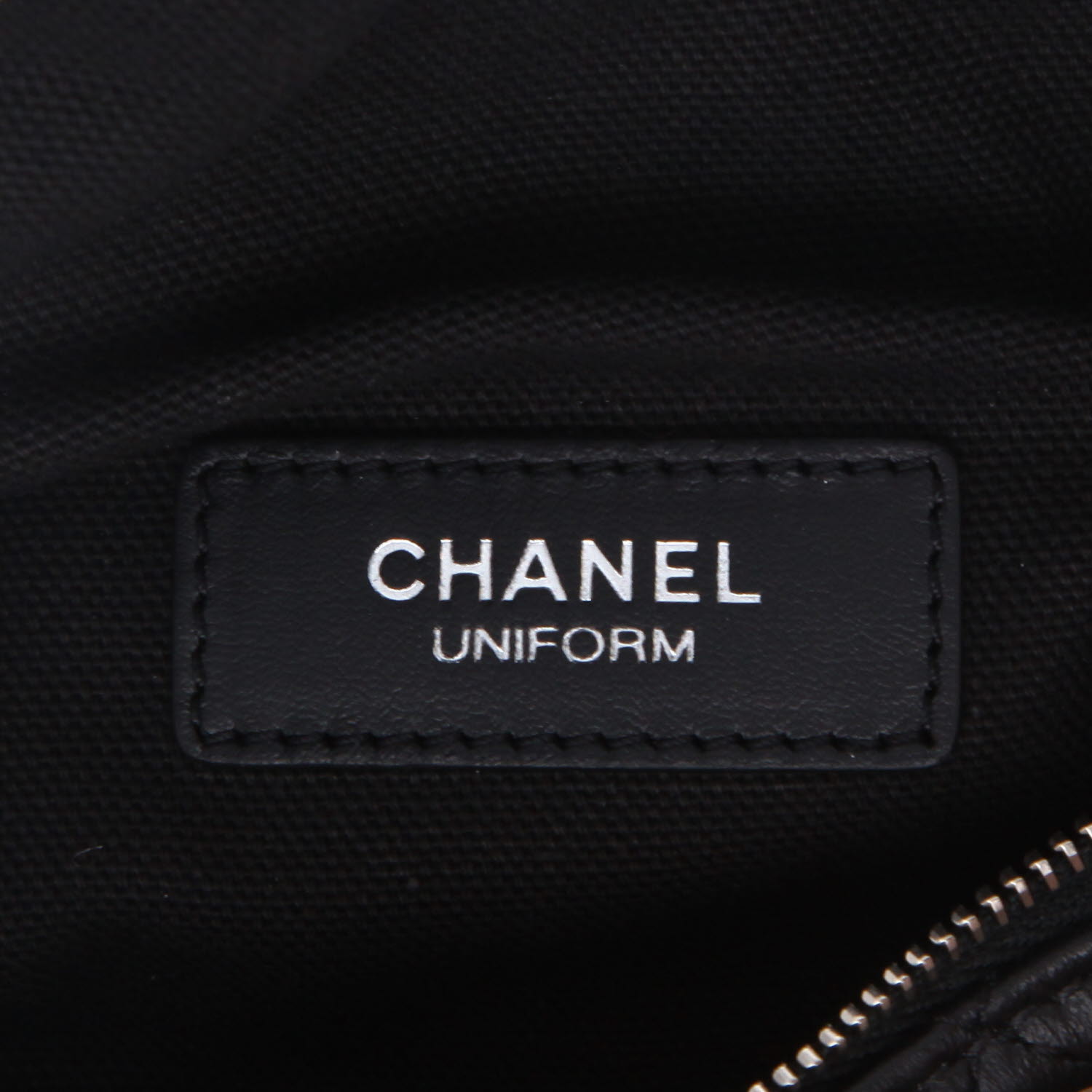 Chanel  Pochette clutch-belt  in black quilted leather - Detail D2