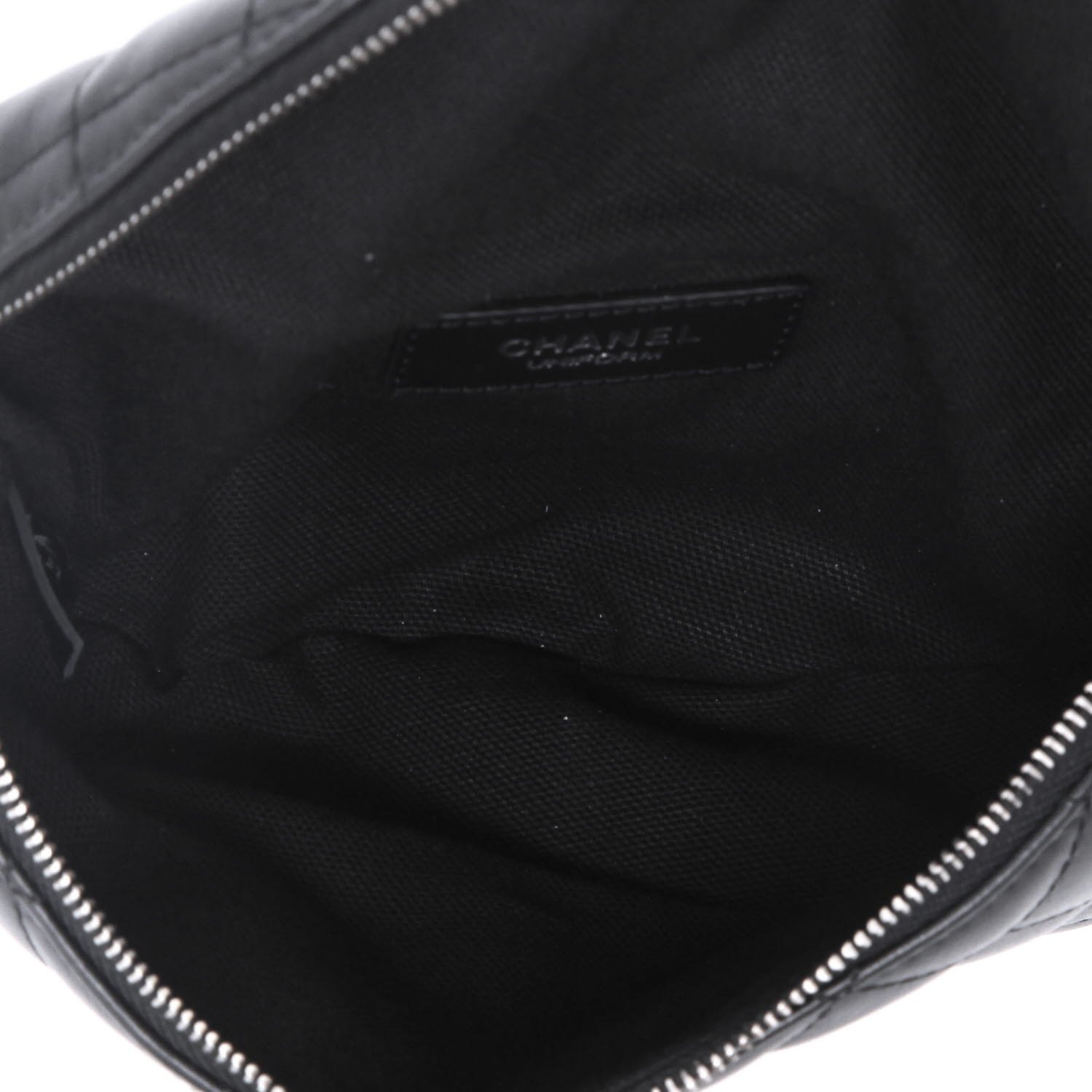 Chanel  Pochette clutch-belt  in black quilted leather - Detail D3