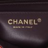 Sac bandoulière Chanel  Mini Timeless en cuir verni matelassé orange rouge et bordeaux - Detail D2 thumbnail