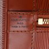 Sac à main Louis Vuitton  Alma petit modèle  en cuir épi cognac - Detail D2 thumbnail