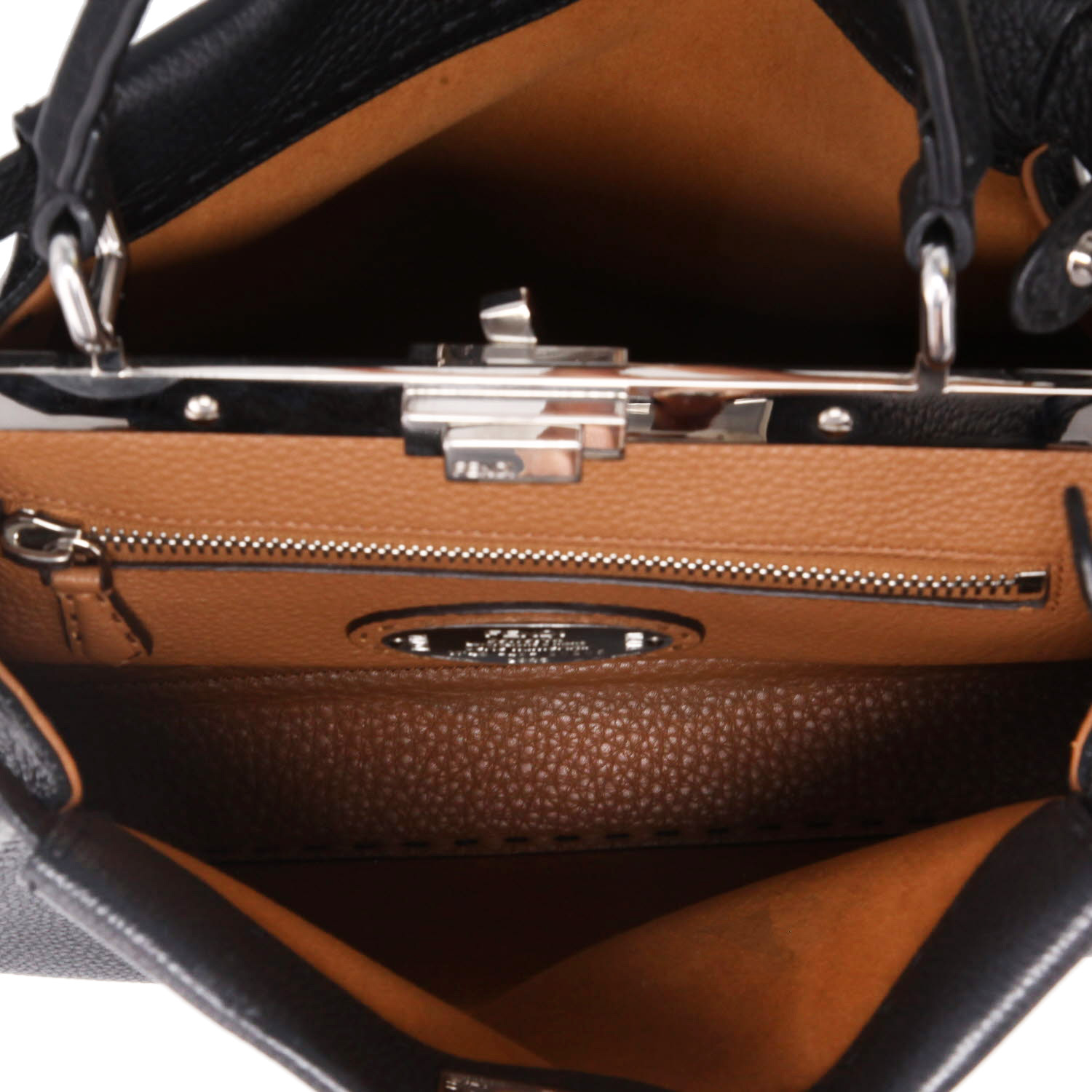 Borsa Fendi  Peekaboo in pelle martellata nera - Detail D3