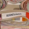 Bolso de mano Hermès  Cas du Sac modelo pequeño  en material sintético blanquecino y seda multicolor - Detail D2 thumbnail