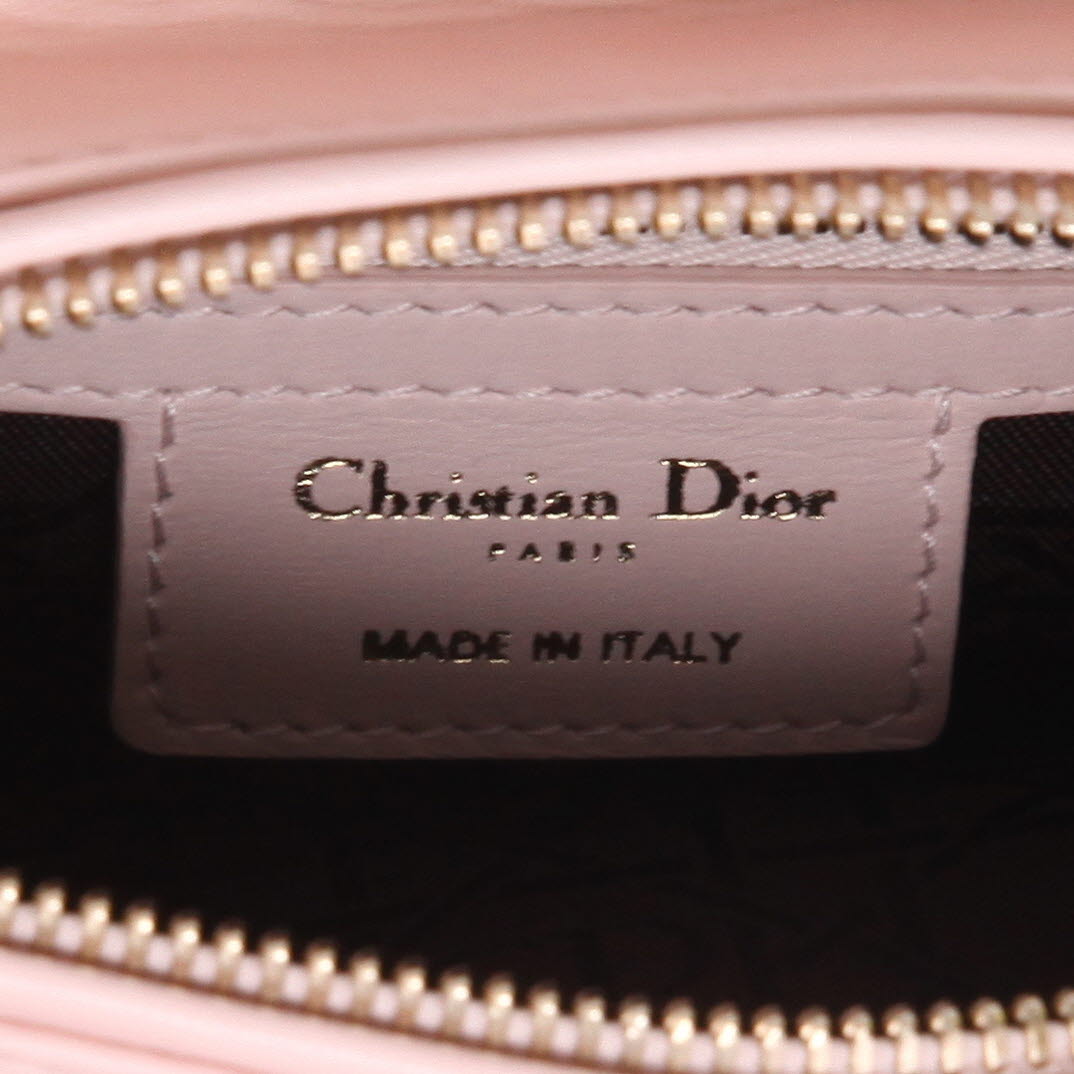 Sac à main Dior  Lady Dior en cuir cannage rose - Detail D2