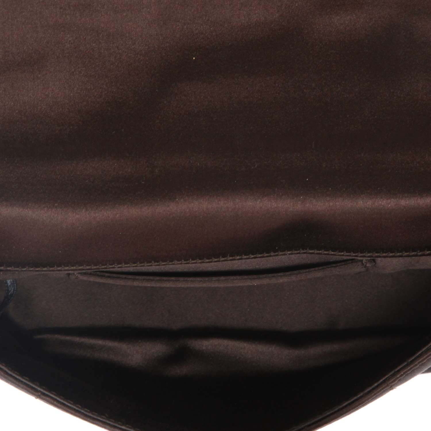Sac bandoulière Chanel  Choco bar en satin marron - Detail D3
