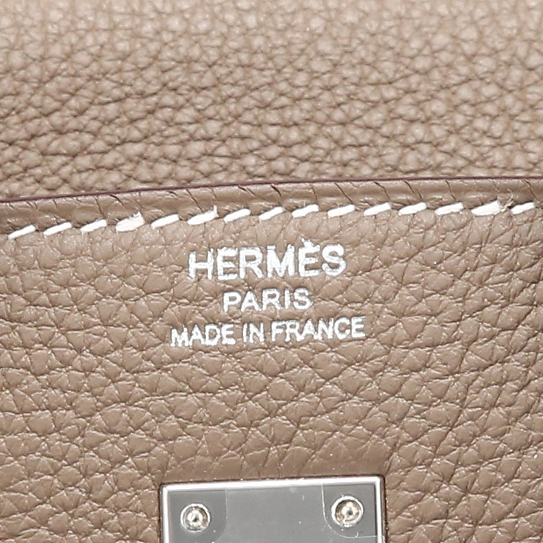 Hermès  Birkin 25 cm handbag  in etoupe togo leather - Detail D2