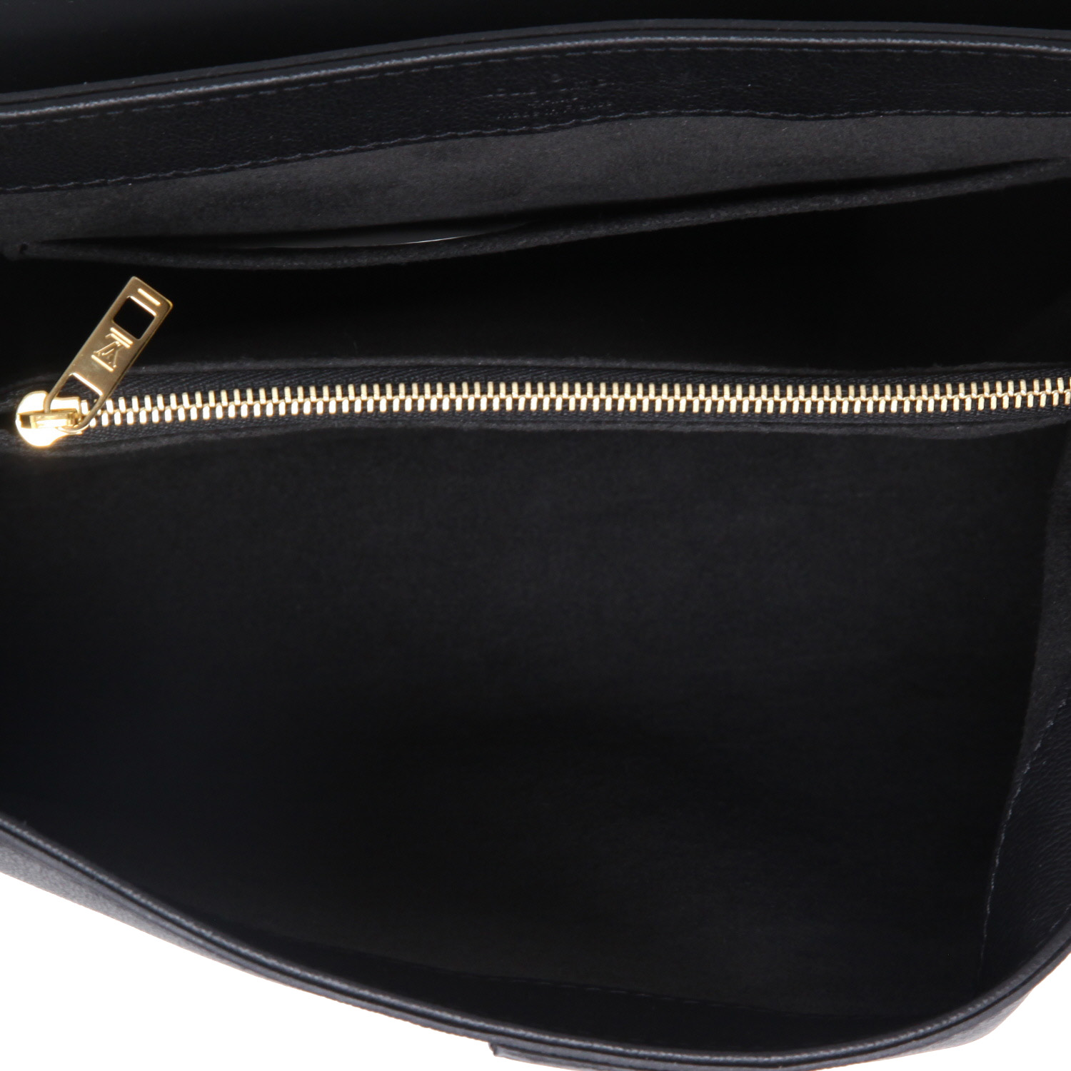 Louis Vuitton  One Handle Very handbag  in black grained leather  and black monogram leather - Detail D3