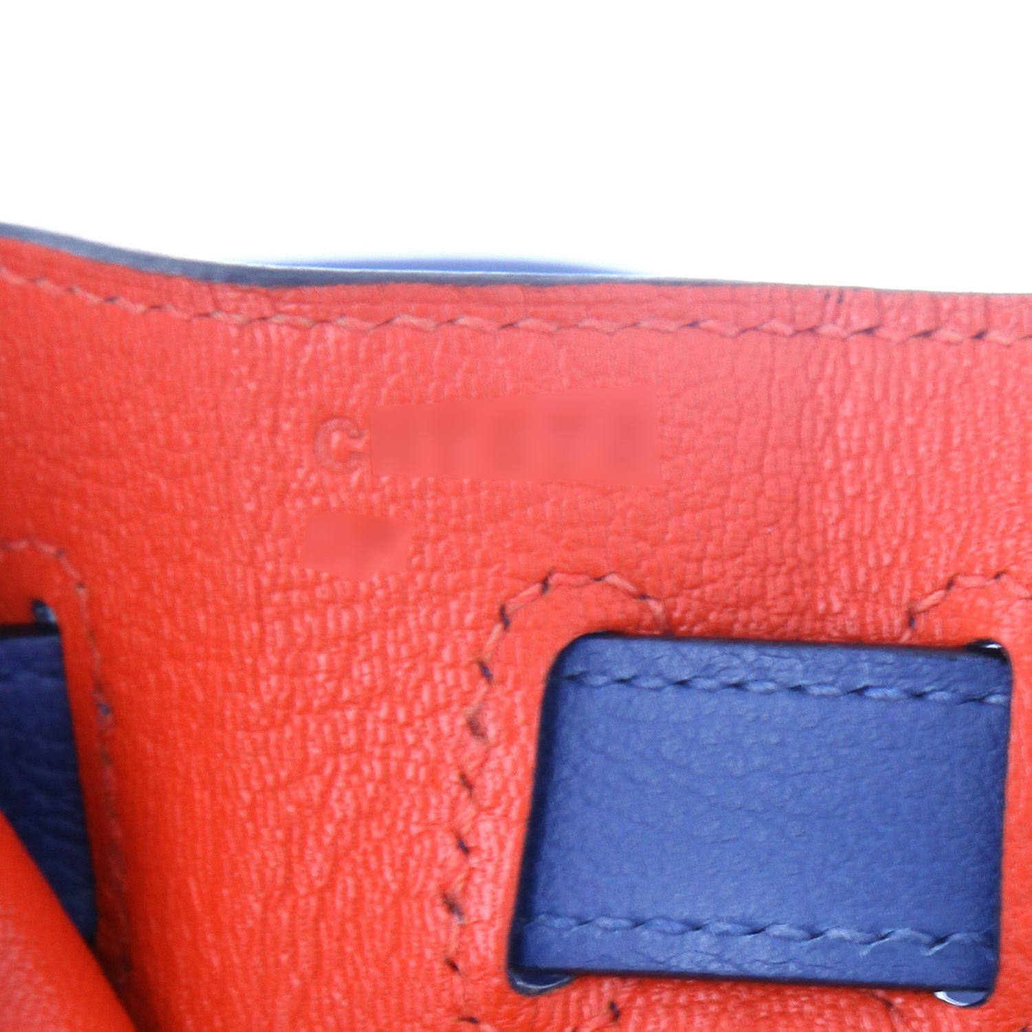 Bolso de mano Hermès  Kelly 32 cm en cuero togo azul Lavande - Detail D4