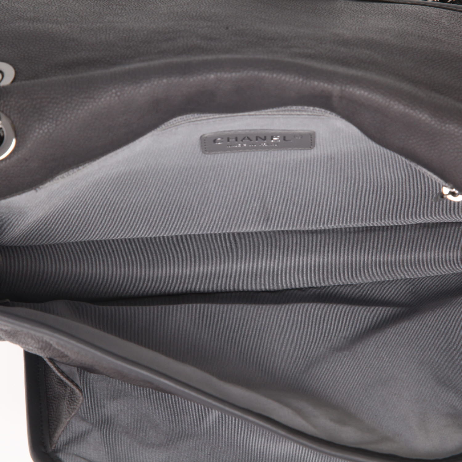 Borsa a tracolla Chanel  Timeless Jumbo in pelle martellata e trapuntata grigio antracite - Detail D3