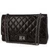 Chanel 2.55 handbag  in plum patent quilted leather - 00pp thumbnail